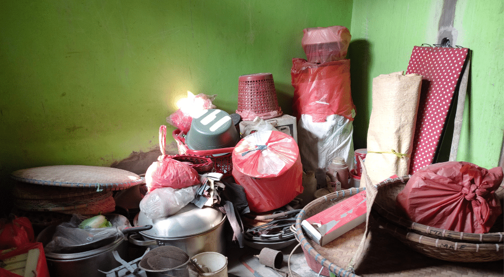 Featured image for “Senior hoarding: Understand the emotions to find solutions”